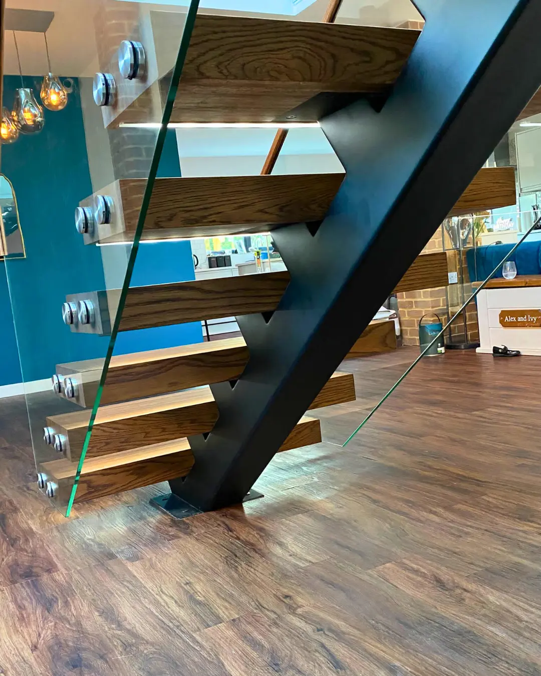 floating central spine 