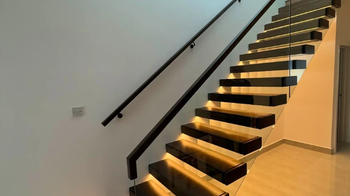 floating staircase landing 
