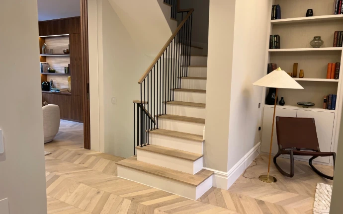 closed tread staircase 