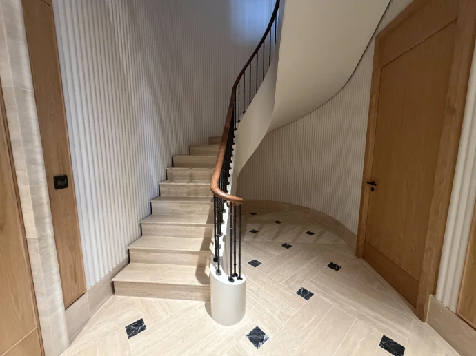 curved staircase 